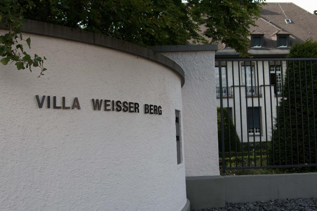 Tagungsvilla Weisser Berg Neuwied Exterior photo